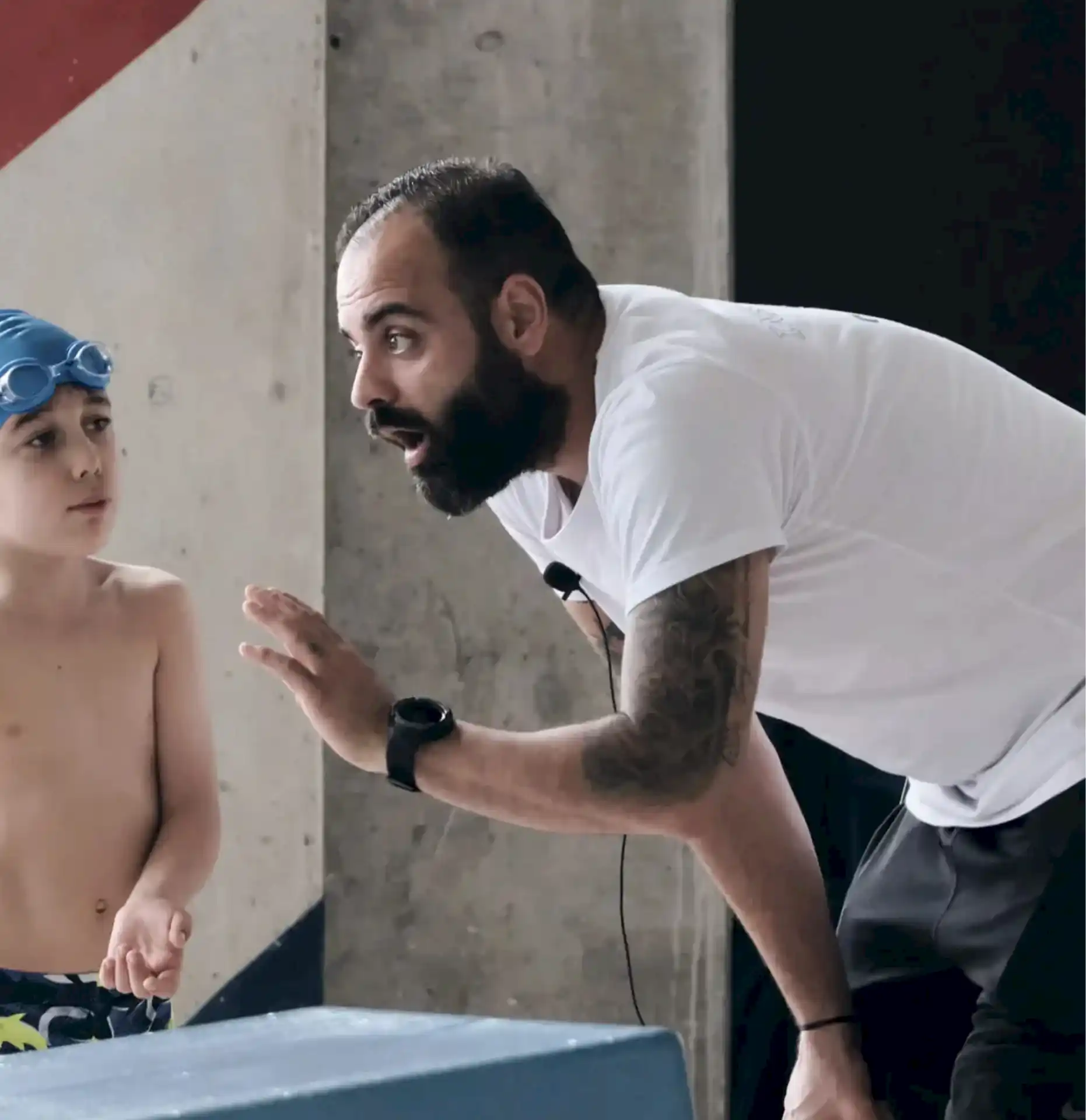 ACS Yüzme Kulübü çocuk yüzme dersi – antrenör eşliğinde yüzme eğitimi